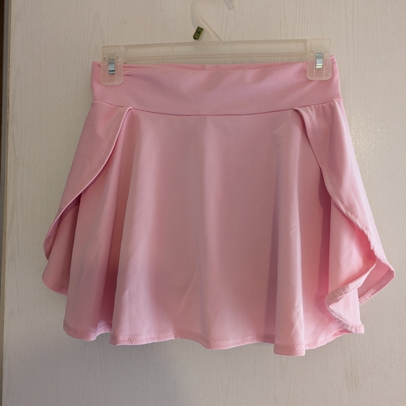 Pink mini skirt (built in shorts underneath) - Picture 1 of 3